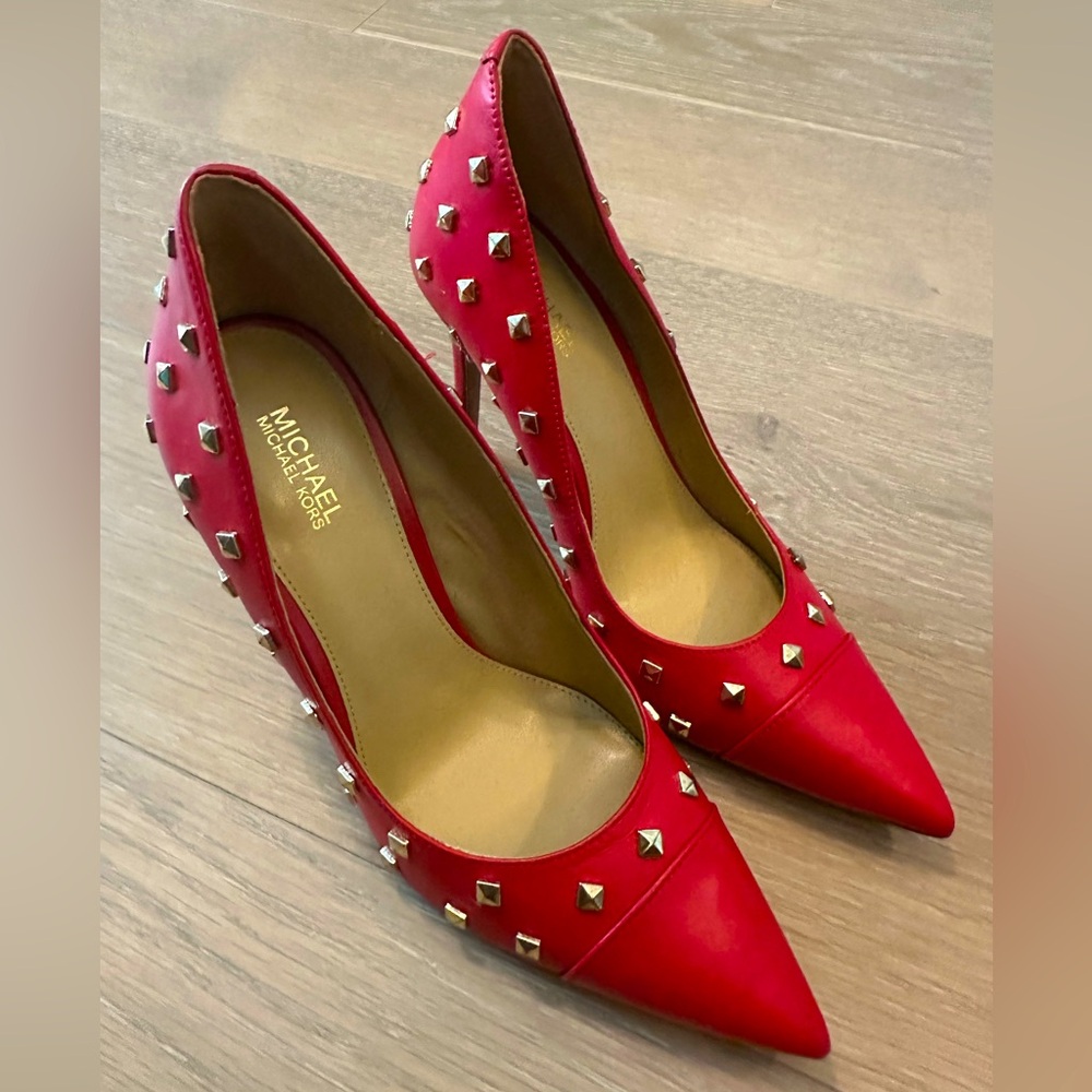Michael Kors Studded Keke pointed toe stiletto -NEW! Sz 7!